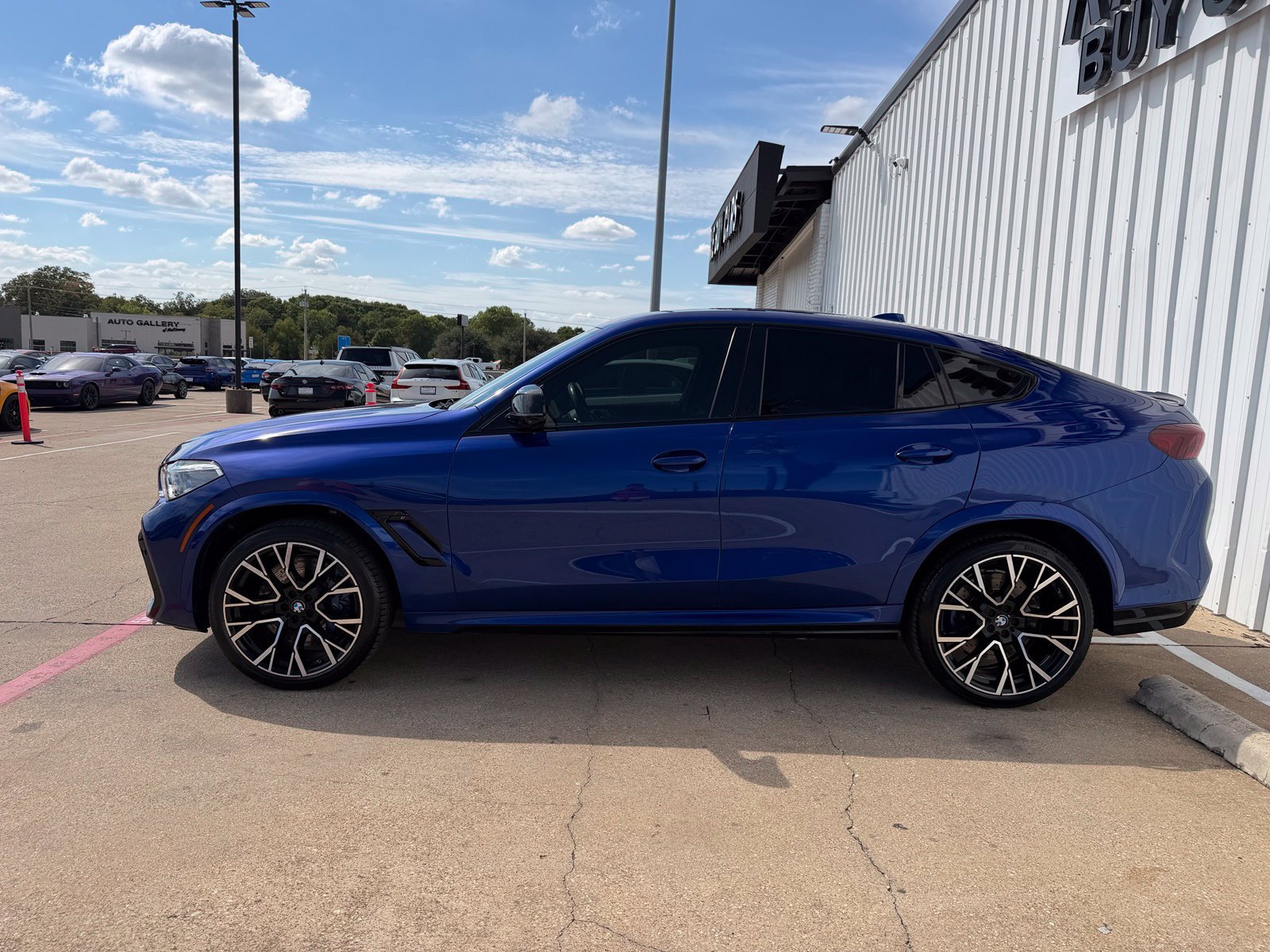 Used 2021 BMW X6 M w/ Competition Package AWD/4WD image 3