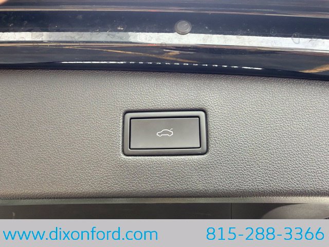 Used 2022 Volkswagen Tiguan SE AWD/4WD image 25