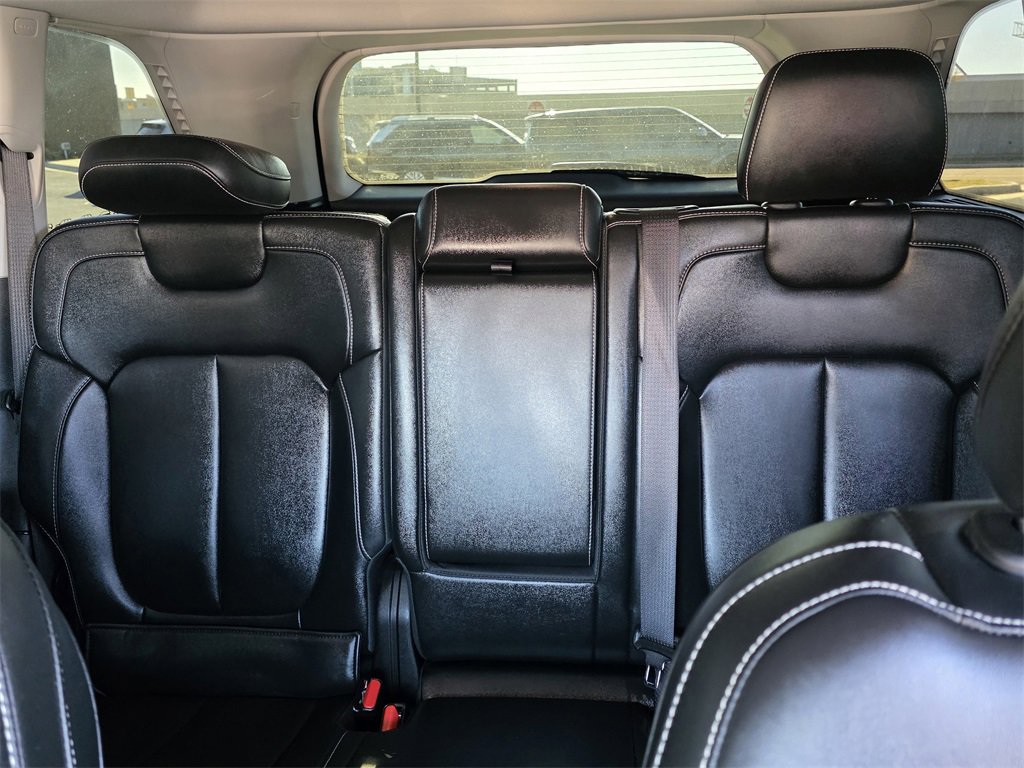 Used 2023 Jeep Grand Cherokee Limited image 13