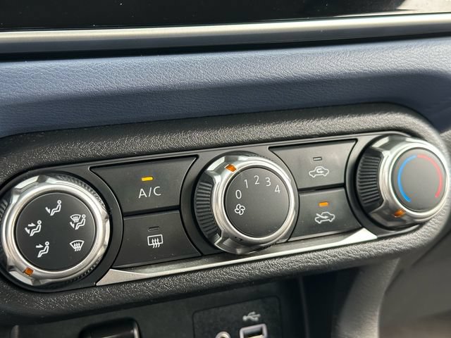 Used 2024 Nissan Versa SV FWD image 17