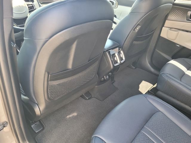 Used 2023 Kia Sorento SX Prestige AWD/4WD image 12
