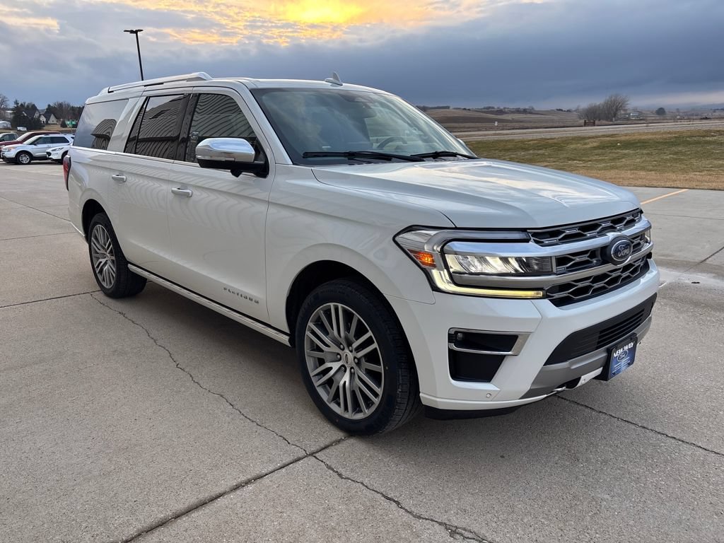 Used 2022 Ford Expedition Max Platinum AWD/4WD image 3