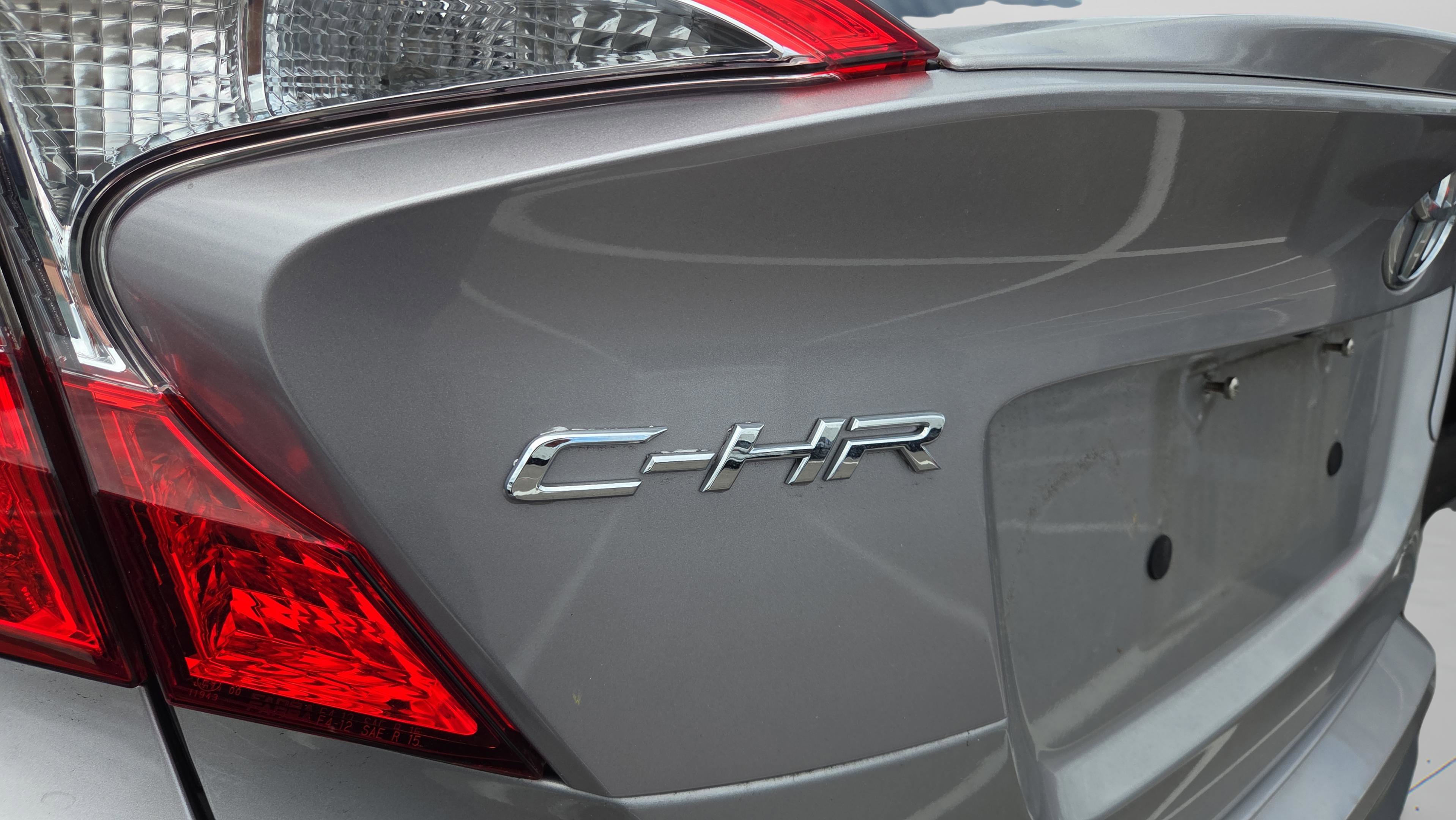 Used 2019 Toyota C-HR LE image 5