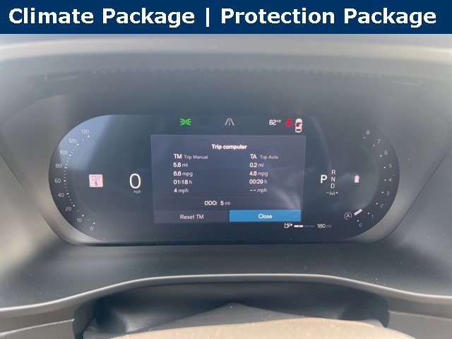 New 2026 Volvo XC40 B5 Ultra w/ Climate Package image 17