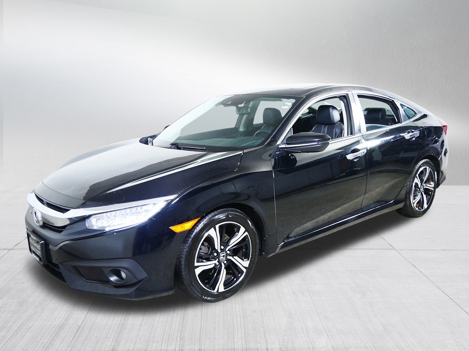 Used 2016 Honda Civic Touring image 3