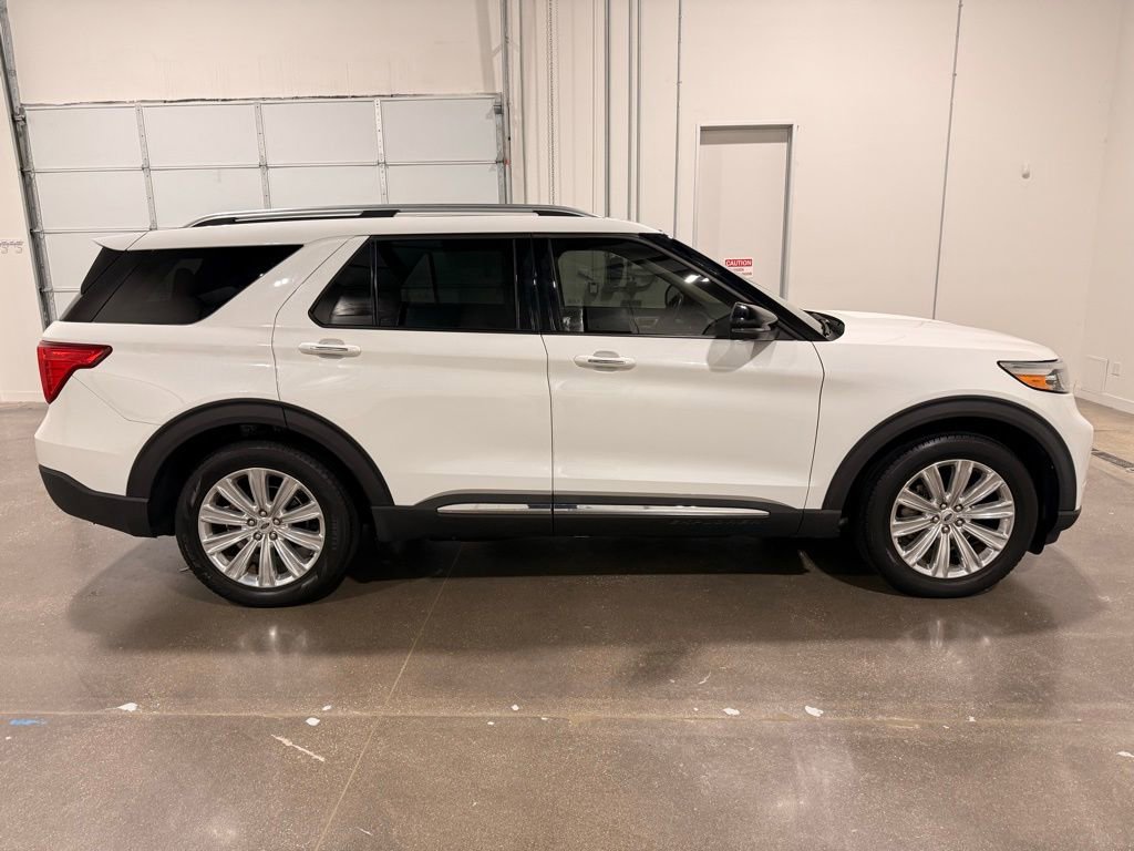 Used 2022 Ford Explorer Limited w/ Equipment Group 301A image 4