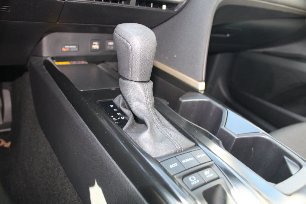 Used 2025 Toyota Camry LE FWD image 25