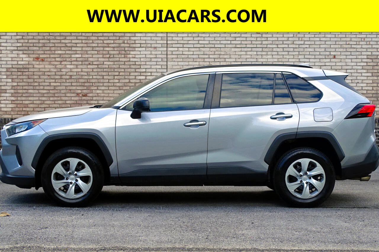 Used 2020 Toyota RAV4 LE image 7
