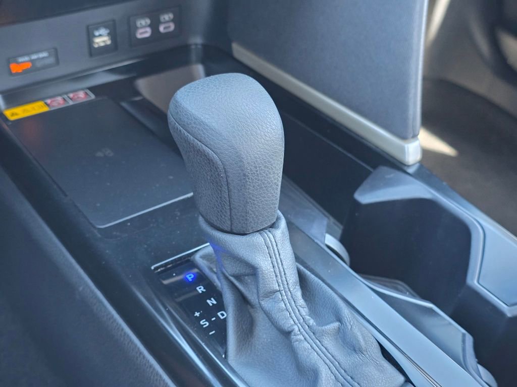 Used 2025 Toyota Camry LE image 31