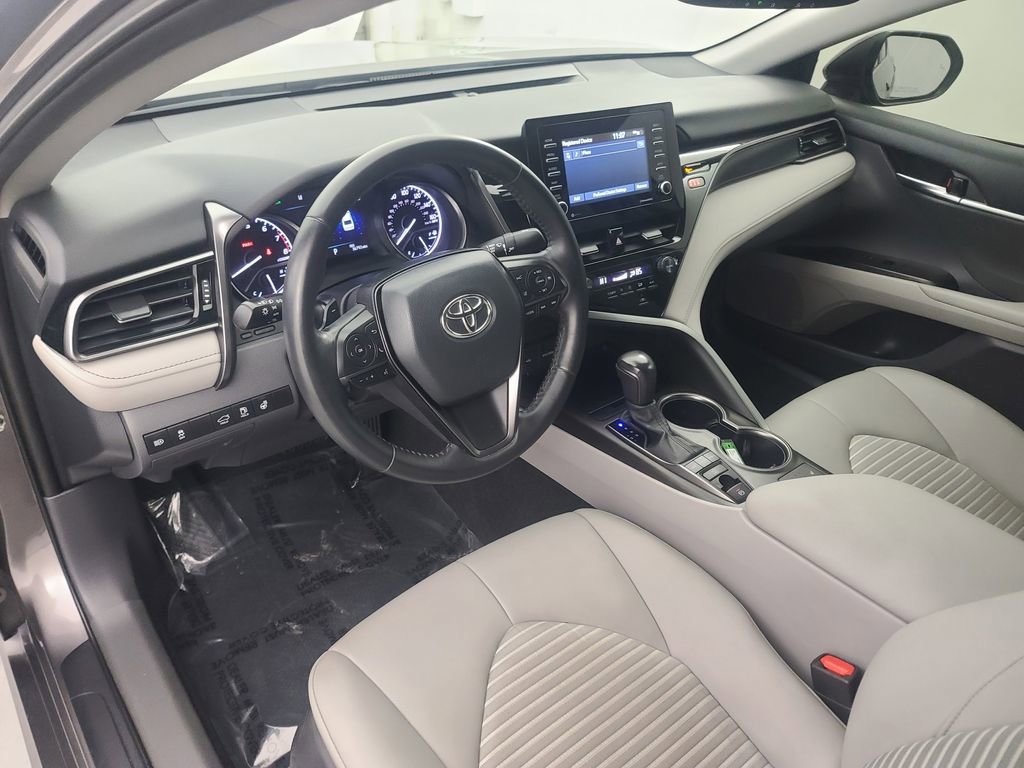 Used 2022 Toyota Camry SE w/ Cold Weather Package image 24