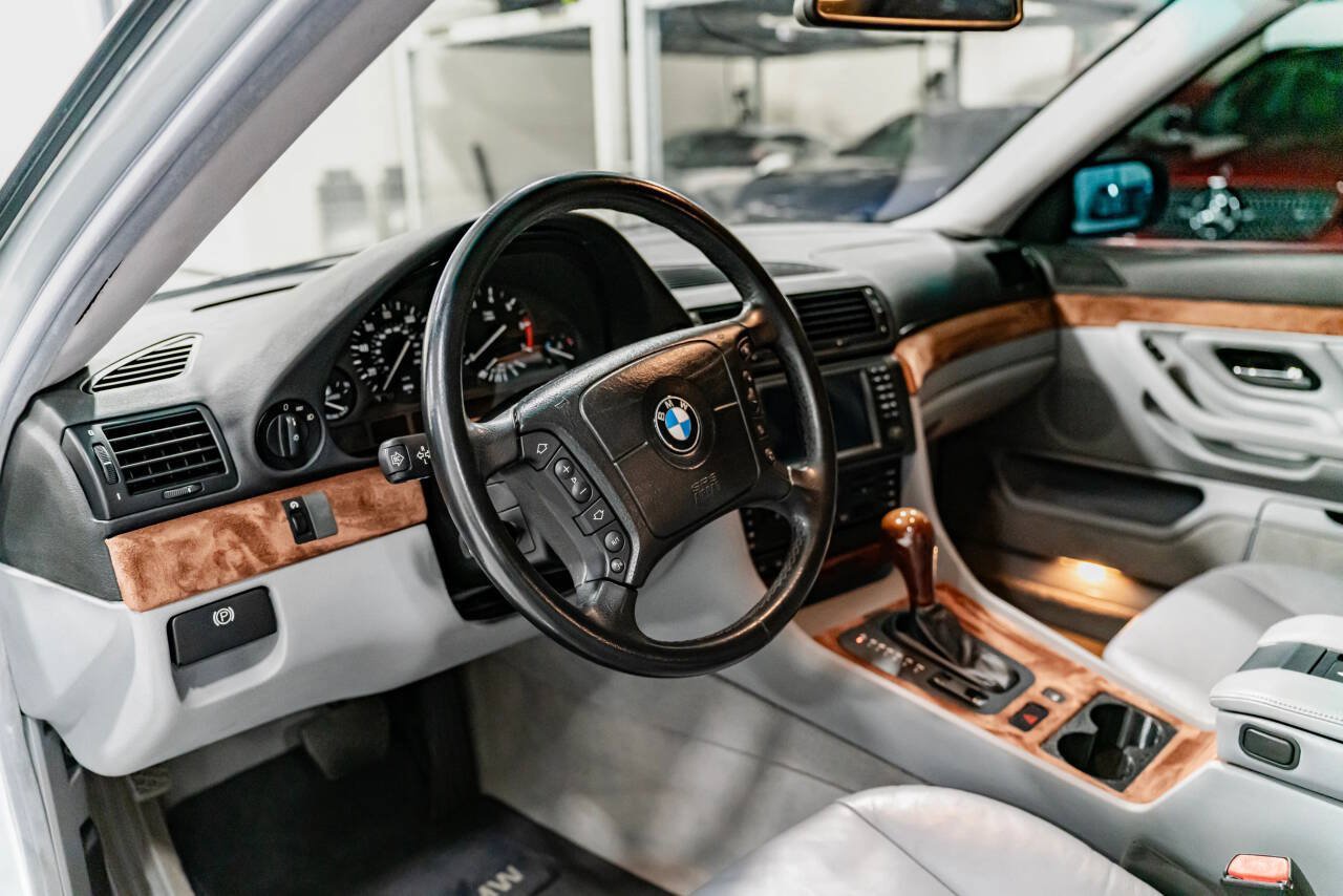 Used 2001 BMW 740iL RWD image 12