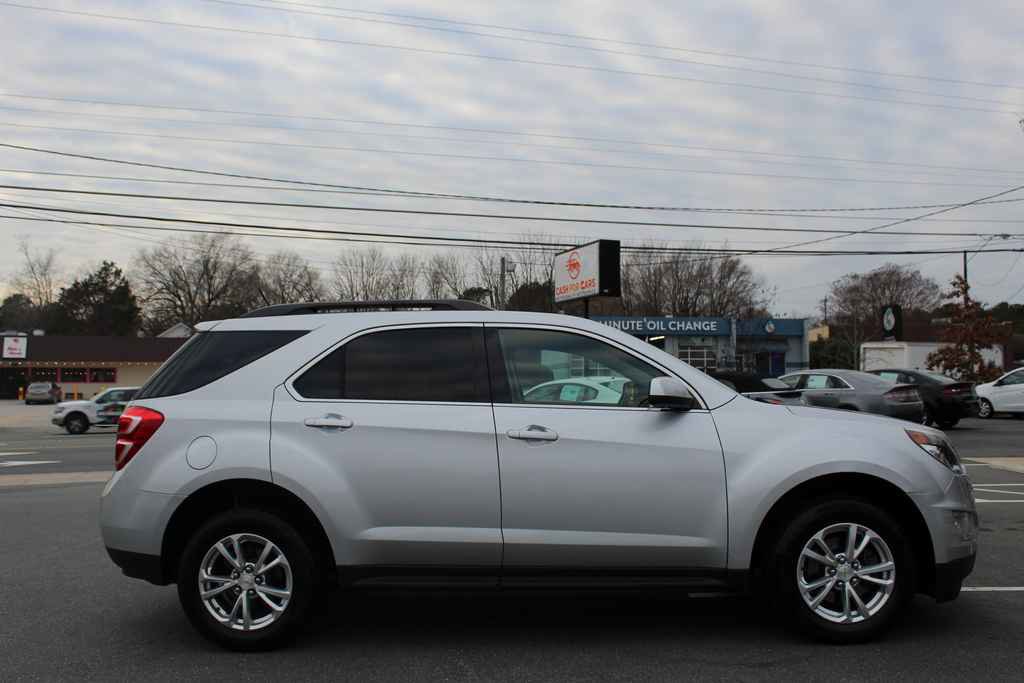 Used 2017 Chevrolet Equinox LT w/ Convenience Package image 4