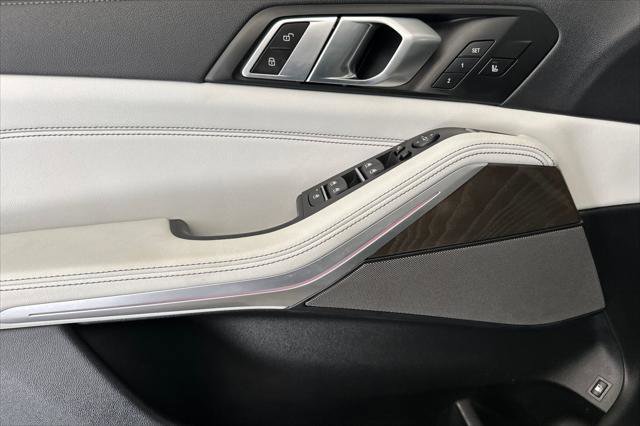 Used 2023 BMW X5 xDrive45e w/ Climate Comfort Package AWD/4WD image 10