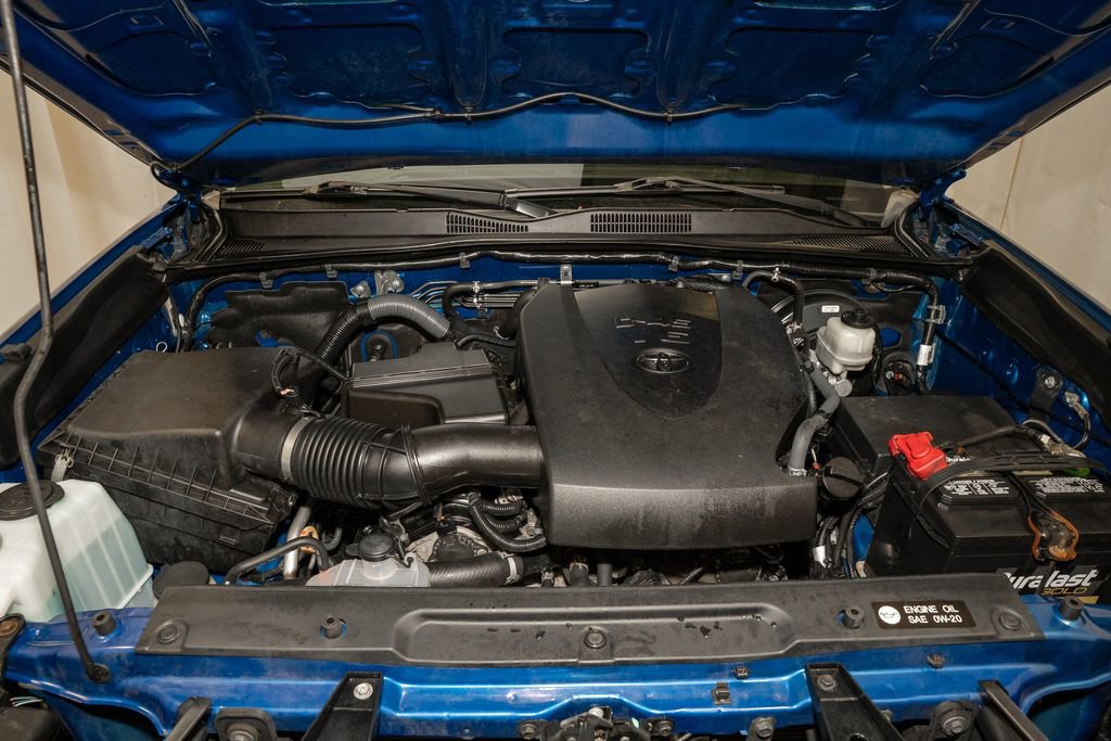 Used 2016 Toyota Tacoma SR5 image 17