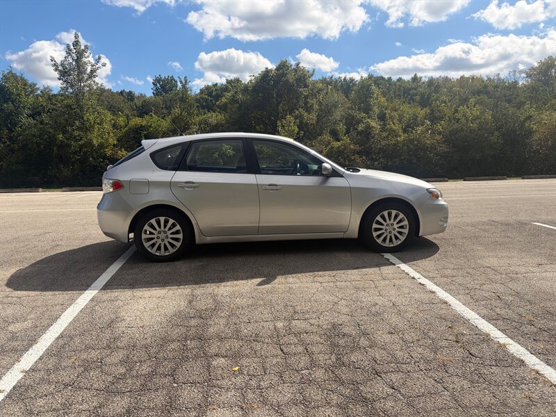 Used 2010 Subaru Impreza 2.5i Premium AWD/4WD image 6