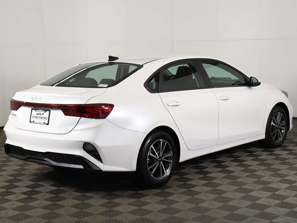 Used 2022 Kia Forte LXS w/ LXS Technology Package FWD image 12