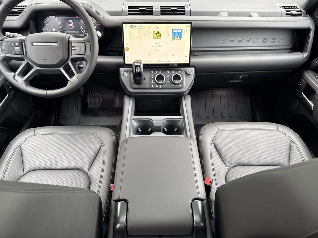 New 2026 Land Rover Defender 110 X-Dynamic SE AWD/4WD image 17