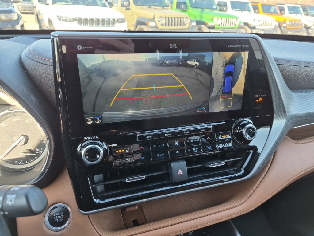 Used 2021 Toyota Highlander Platinum image 15