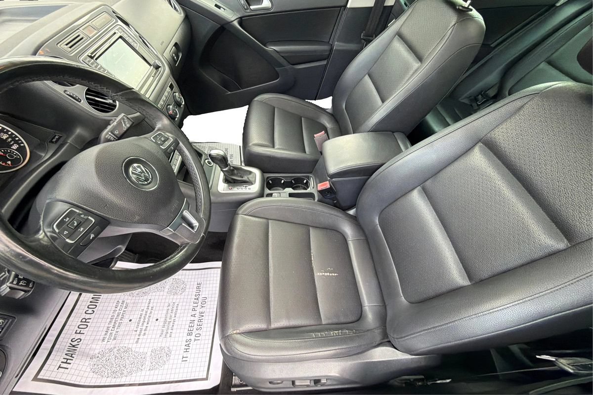 Used 2017 Volkswagen Tiguan Wolfsburg Edition AWD/4WD image 9