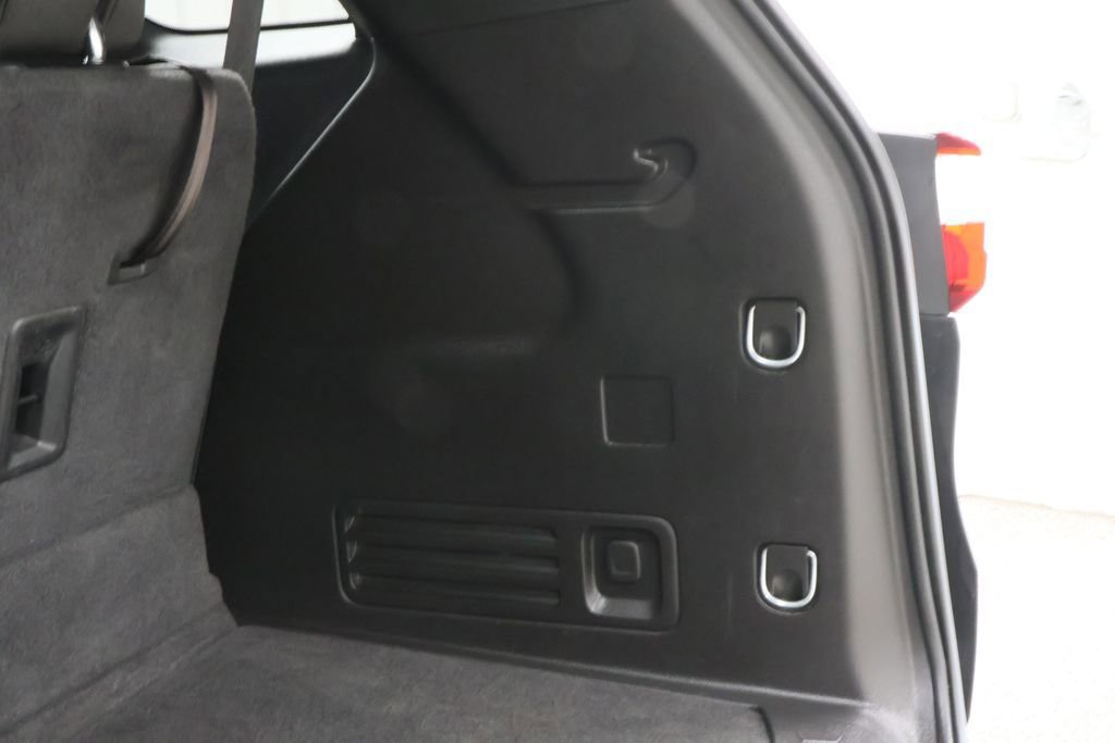 Used 2019 Chevrolet Traverse LT FWD image 29