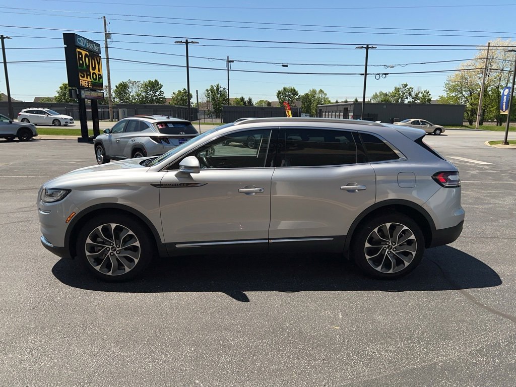 Used 2022 Lincoln Nautilus Reserve w/ Class II Trailer Tow Package image 2