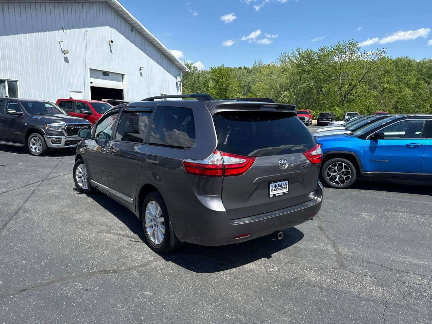 Used 2016 Toyota Sienna XLE w/ XLE Navigation Package AWD/4WD image 7