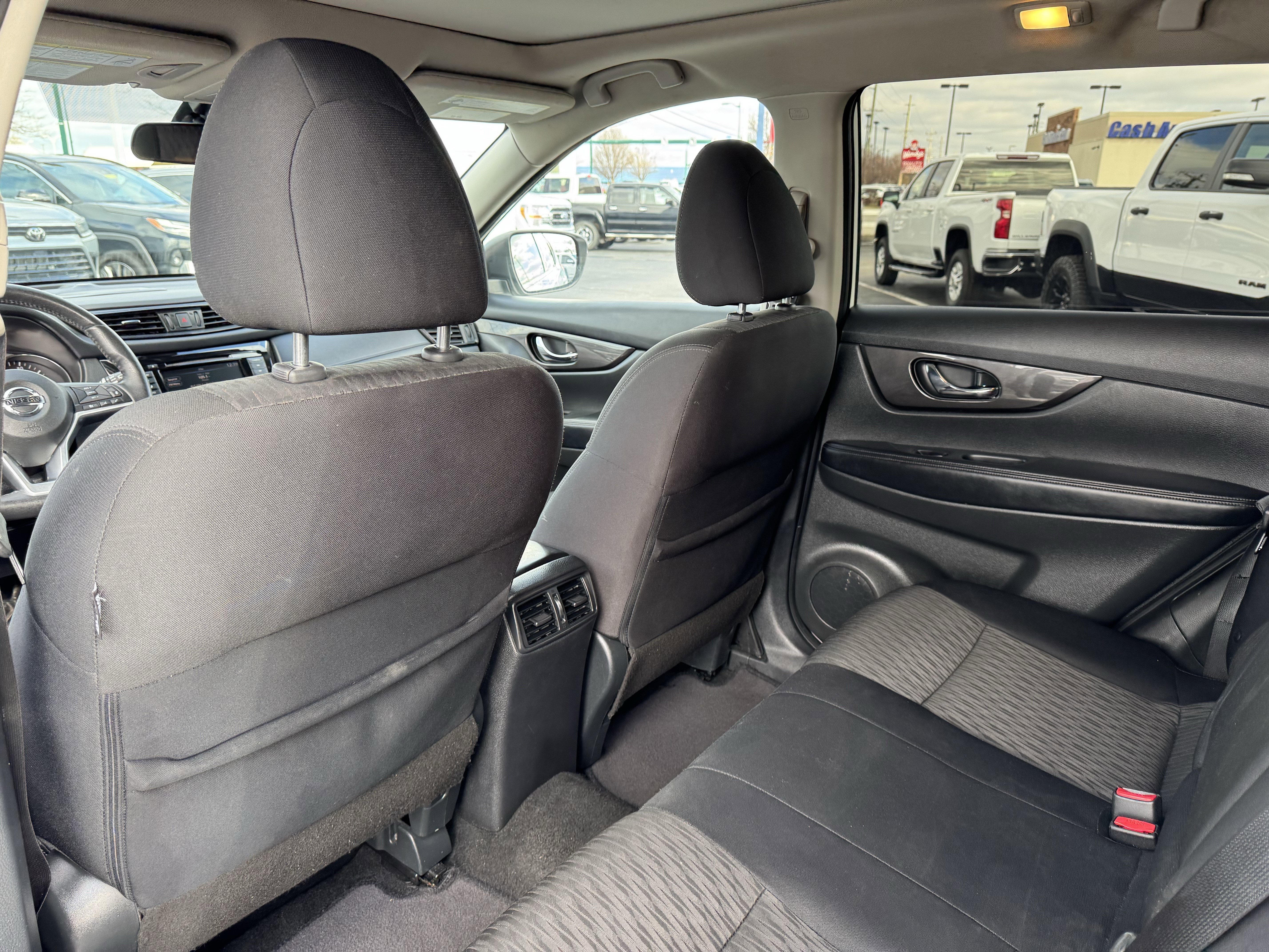 Used 2019 Nissan Rogue SV w/ Premium Package image 35