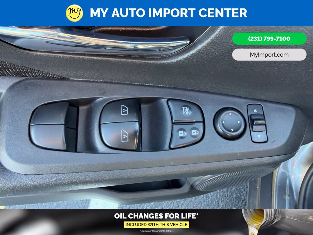 Used 2021 Nissan Kicks SV FWD image 11