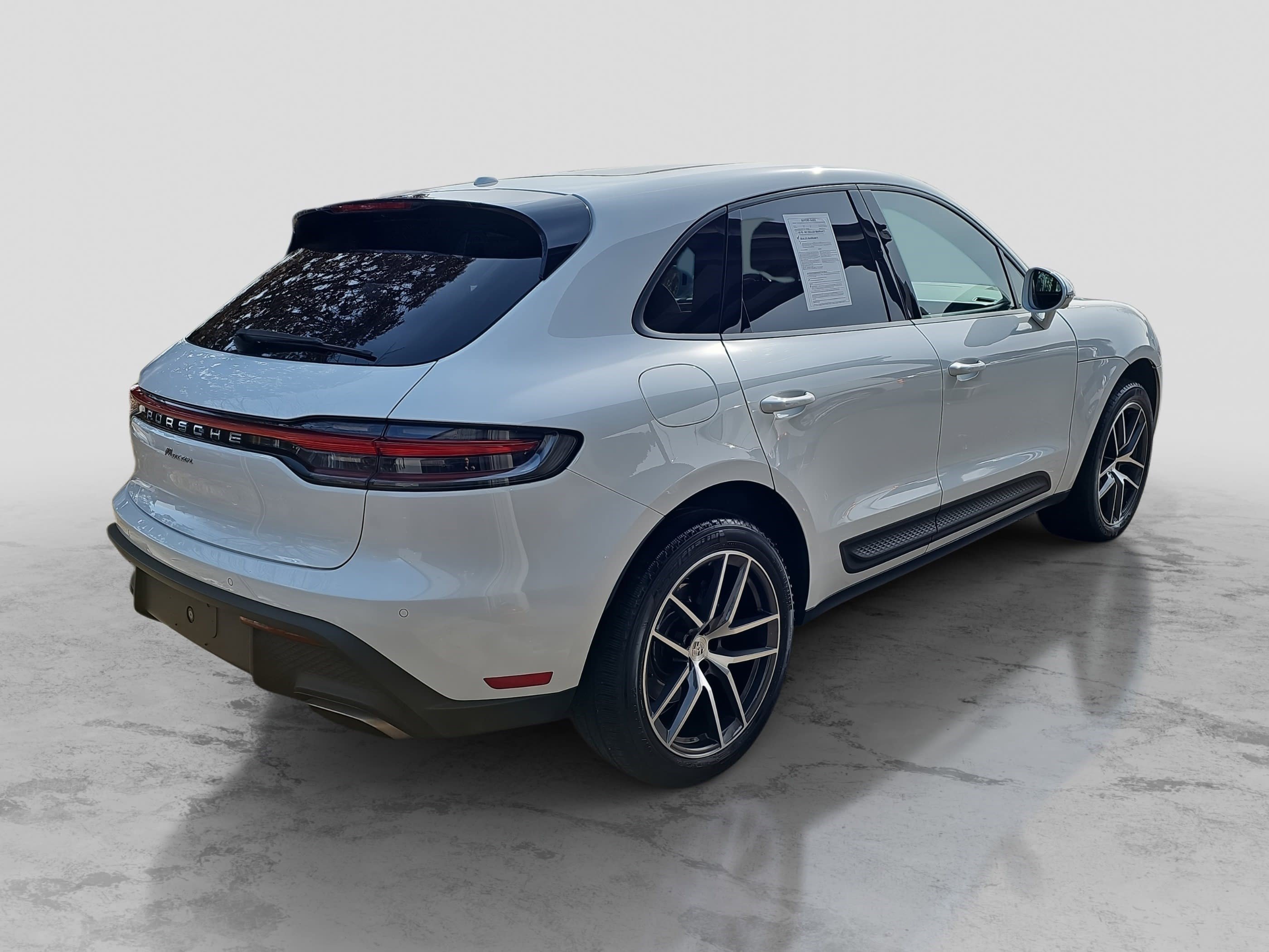 Used 2024 Porsche Macan image 5