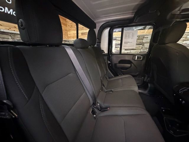 Used 2022 Jeep Gladiator Willys image 31