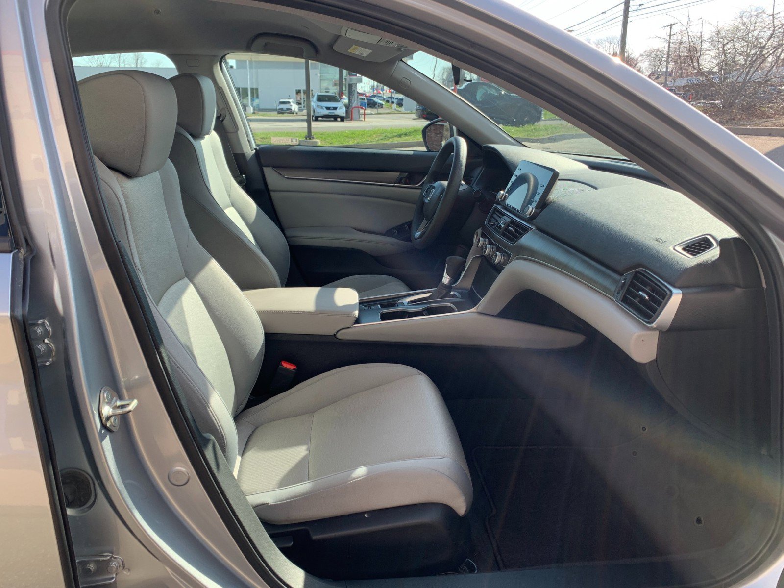 Used 2018 Honda Accord LX image 31