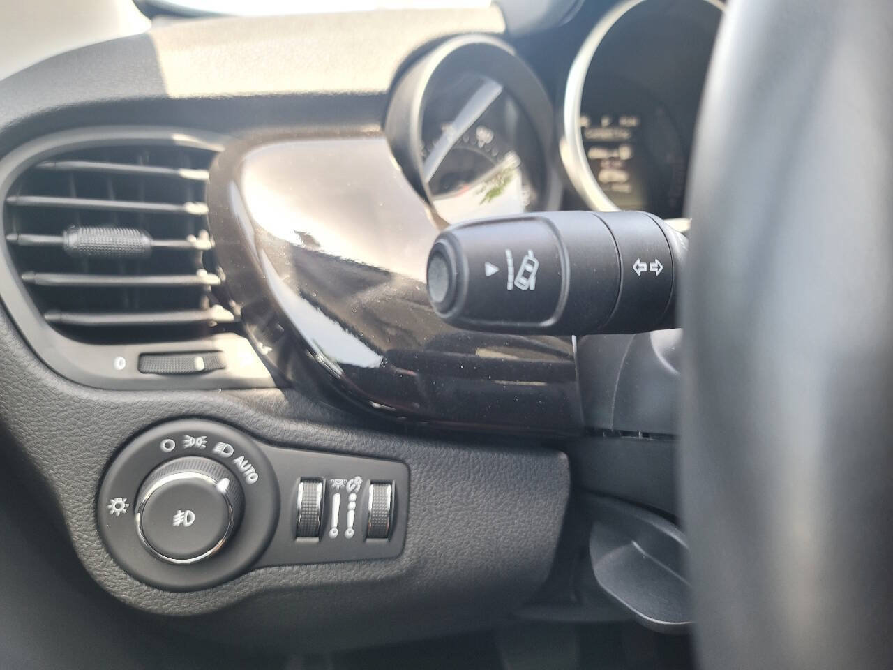 Used 2017 FIAT 500X Lounge w/ Lounge Premium Package (FWD) image 50