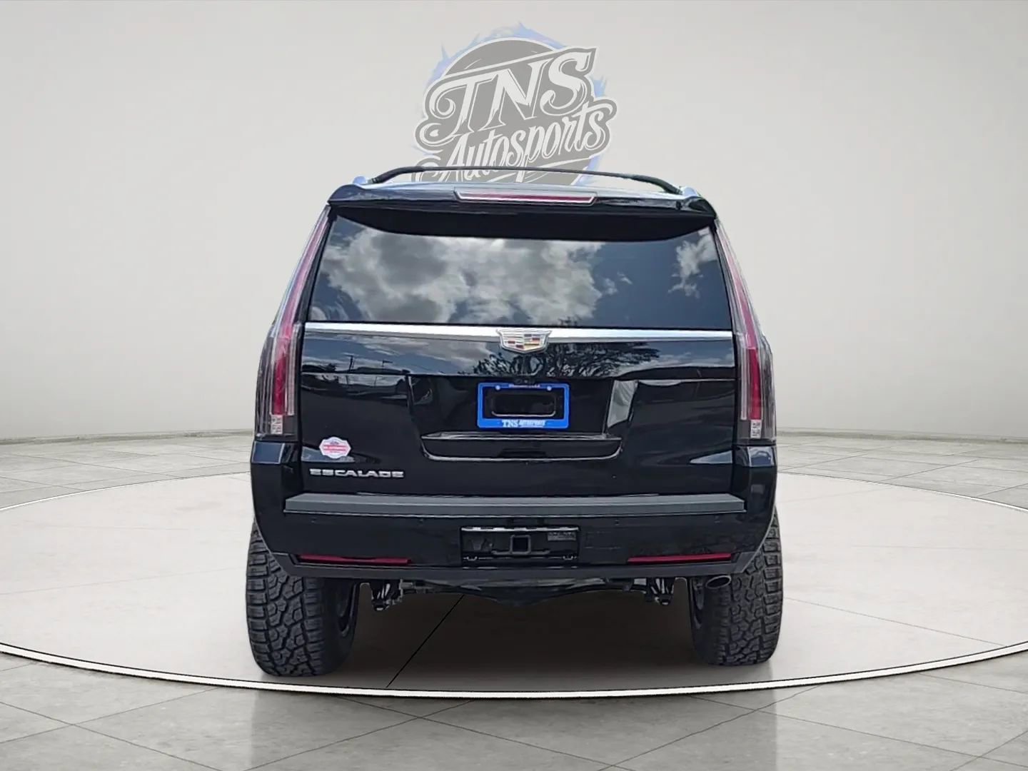 Used 2019 Cadillac Escalade Platinum AWD/4WD image 4
