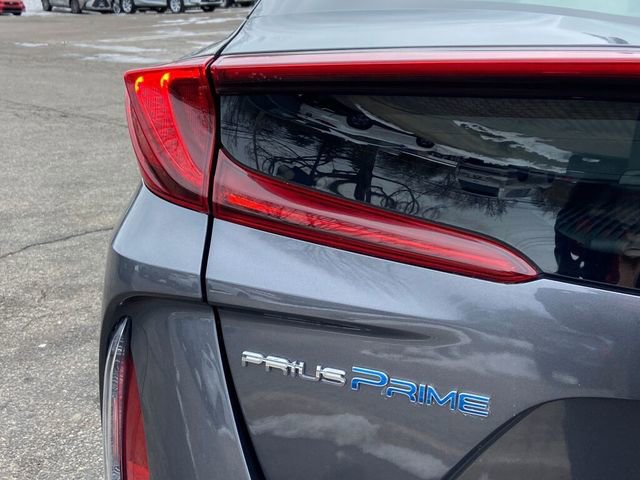 Used 2022 Toyota Prius Prime XLE image 32