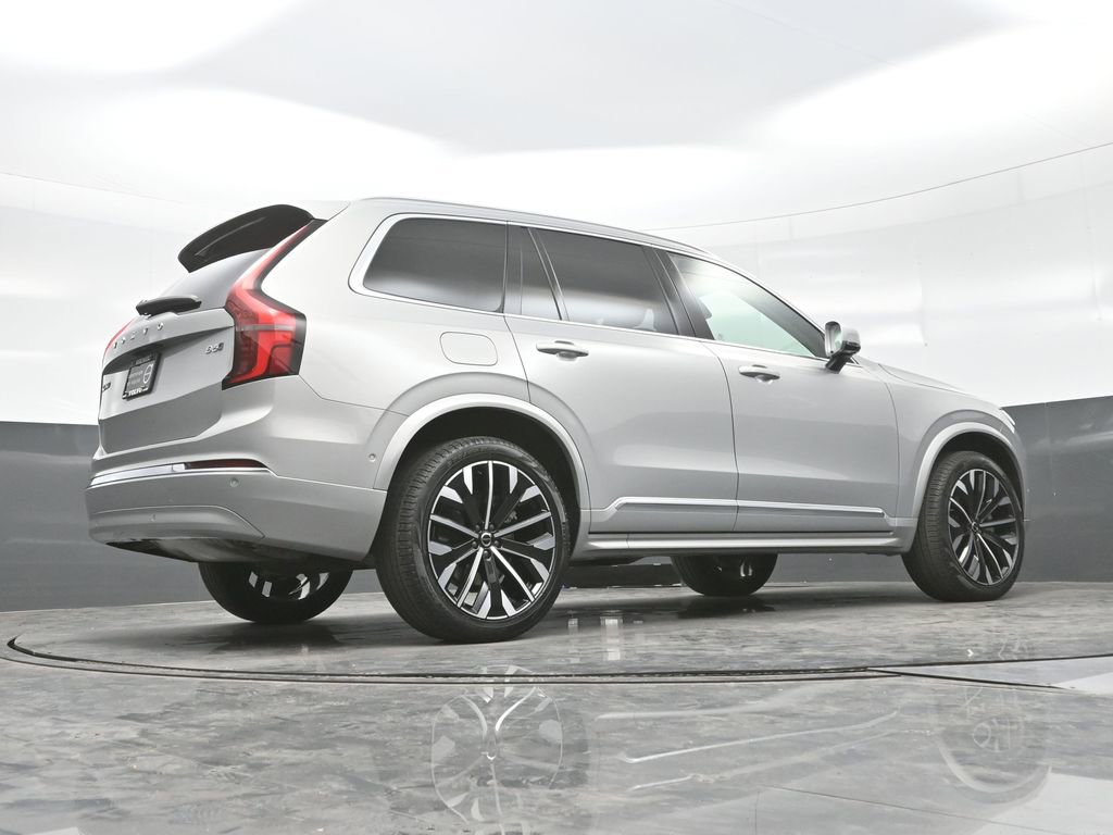 Used 2025 Volvo XC90 B6 Plus image 28
