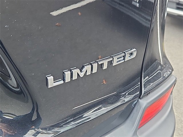 Used 2019 Jeep Cherokee Limited w/ Trailer Tow Group image 12