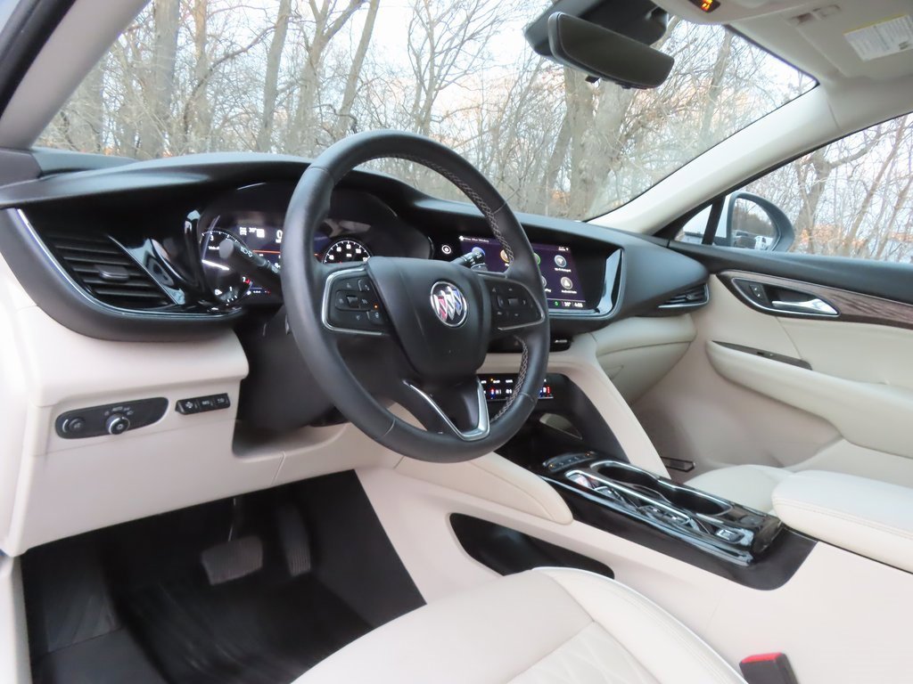 Used 2023 Buick Envision Avenir image 32