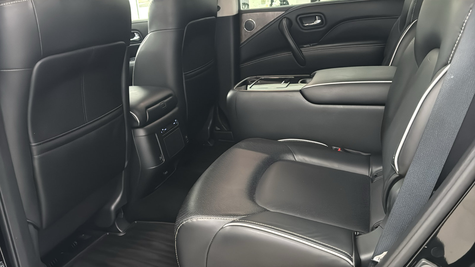 Used 2023 INFINITI QX80 Premium Select w/ Cargo Package AWD/4WD image 28