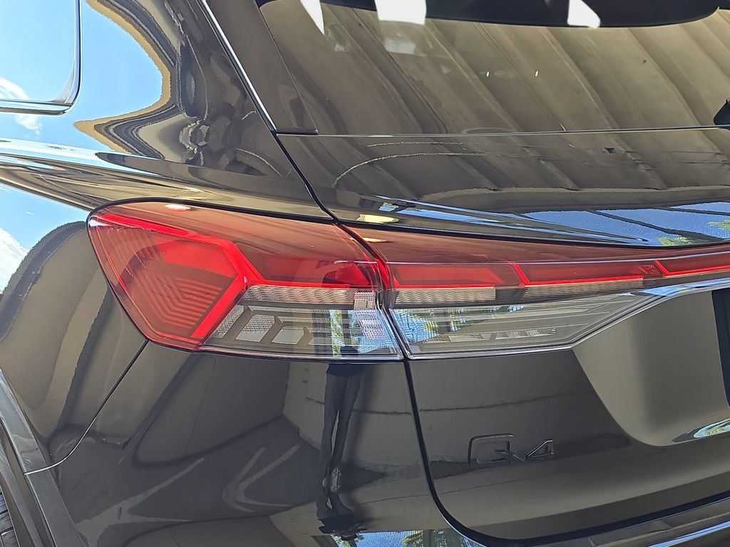 Certified 2023 Audi Q4 e-tron Premium Plus AWD/4WD image 38