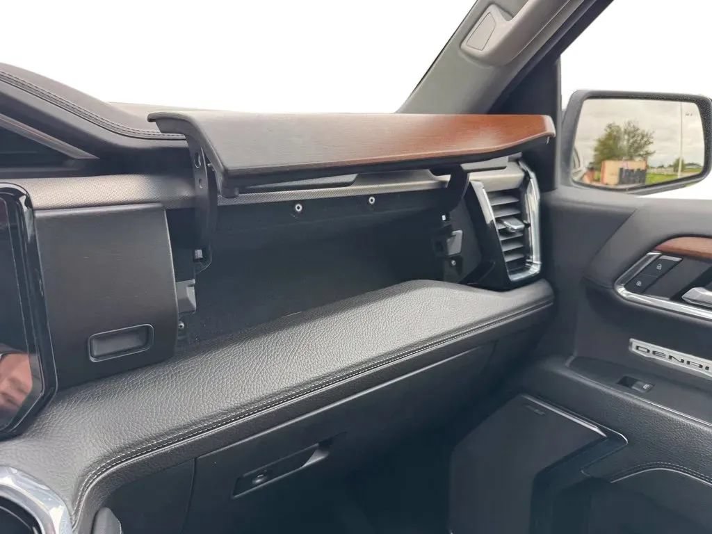 Used 2023 GMC Sierra 1500 Denali AWD/4WD image 30