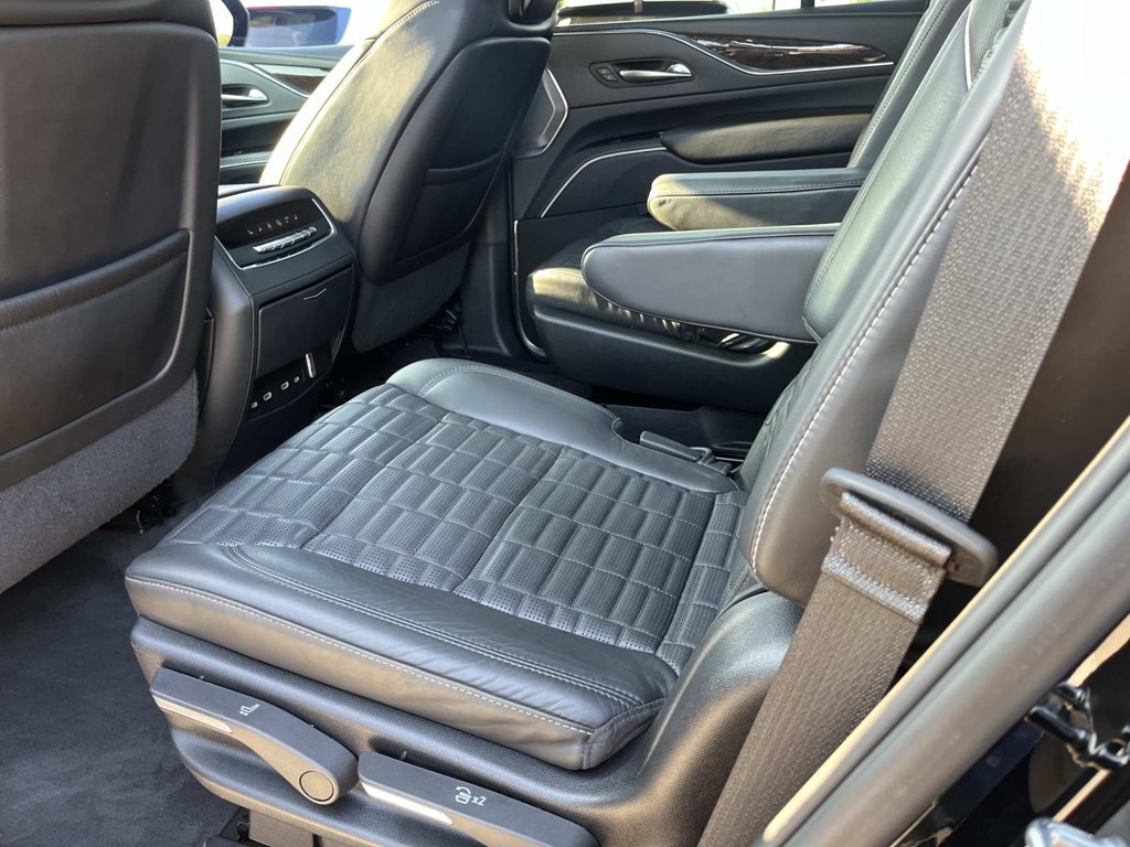 Used 2024 Cadillac Escalade Sport Platinum w/ Heavy-Duty Trailer Package AWD/4WD image 22