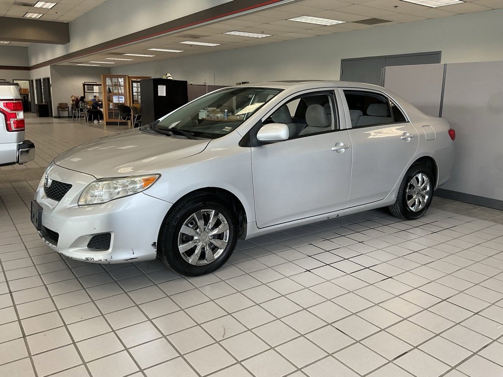 Used 2010 Toyota Corolla LE image 3