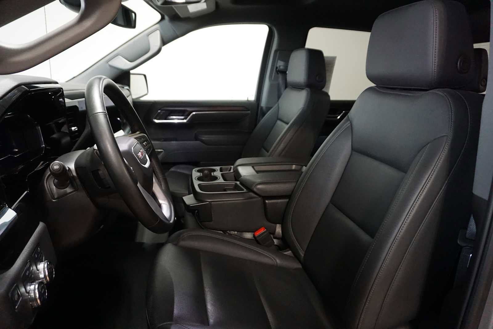 Certified 2025 GMC Sierra 1500 SLT image 15