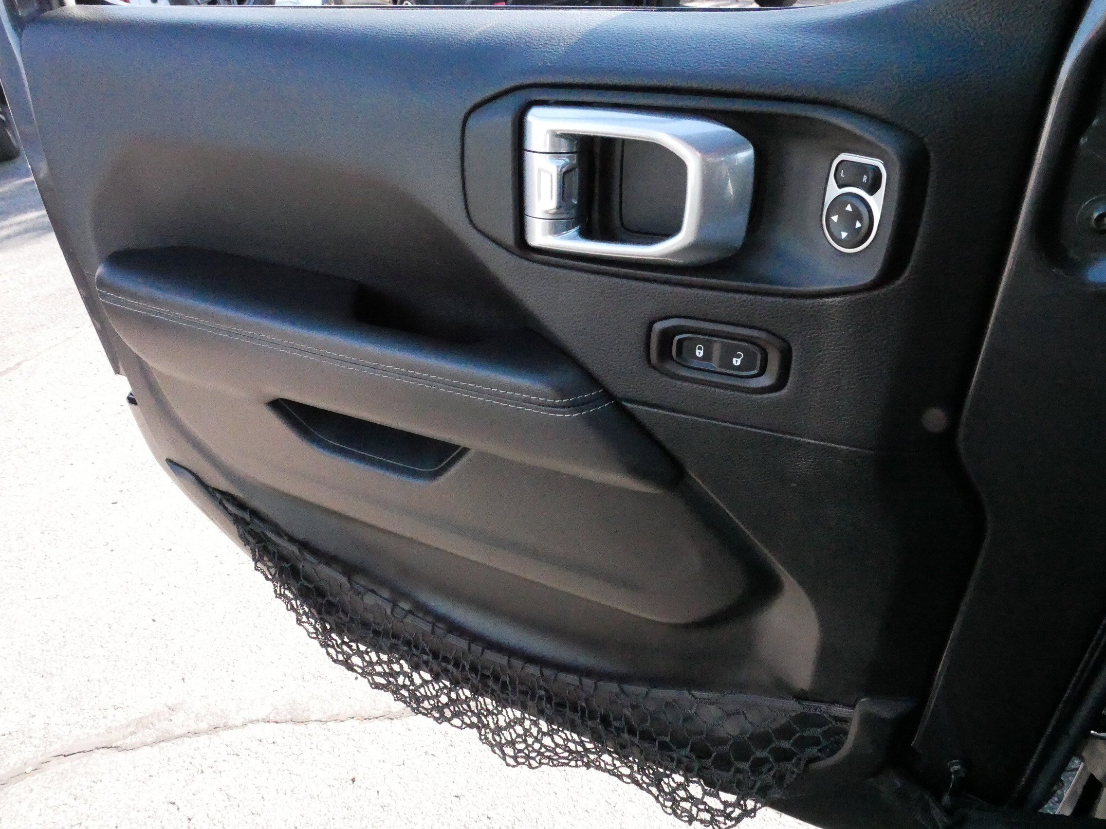 Used 2021 Jeep Wrangler Unlimited Sahara image 28