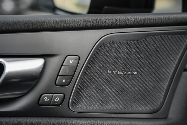 New 2026 Volvo XC60 B5 Plus w/ Protection Package Premier image 35