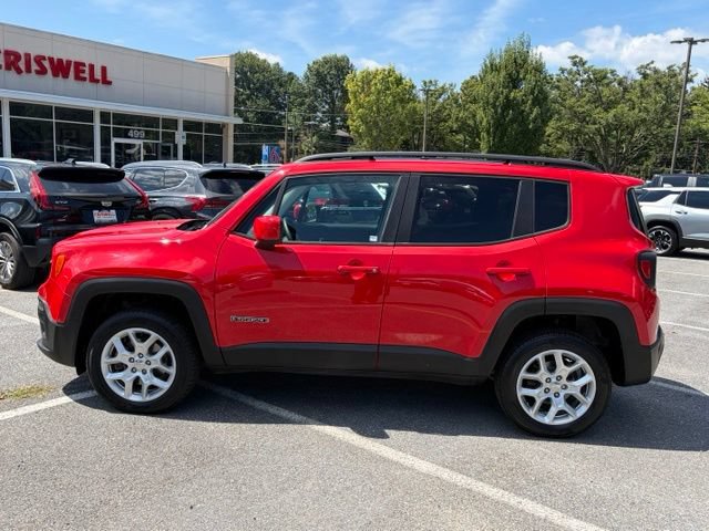 Used 2017 Jeep Renegade Latitude AWD/4WD image 4