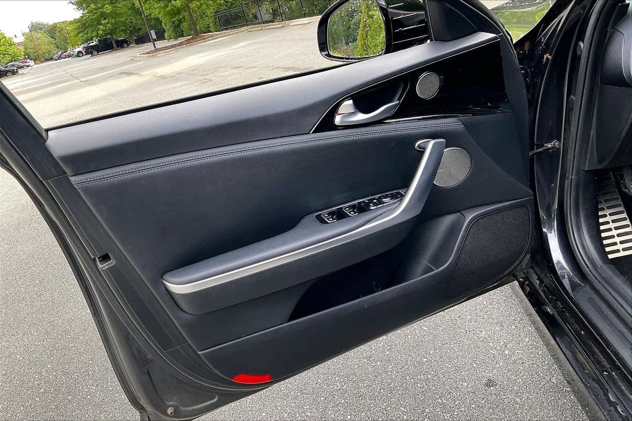 Used 2020 Kia Stinger GT-Line w/ Sun & Sound Package RWD image 27