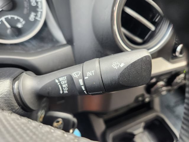 Used 2022 Toyota Tacoma SR5 RWD image 23