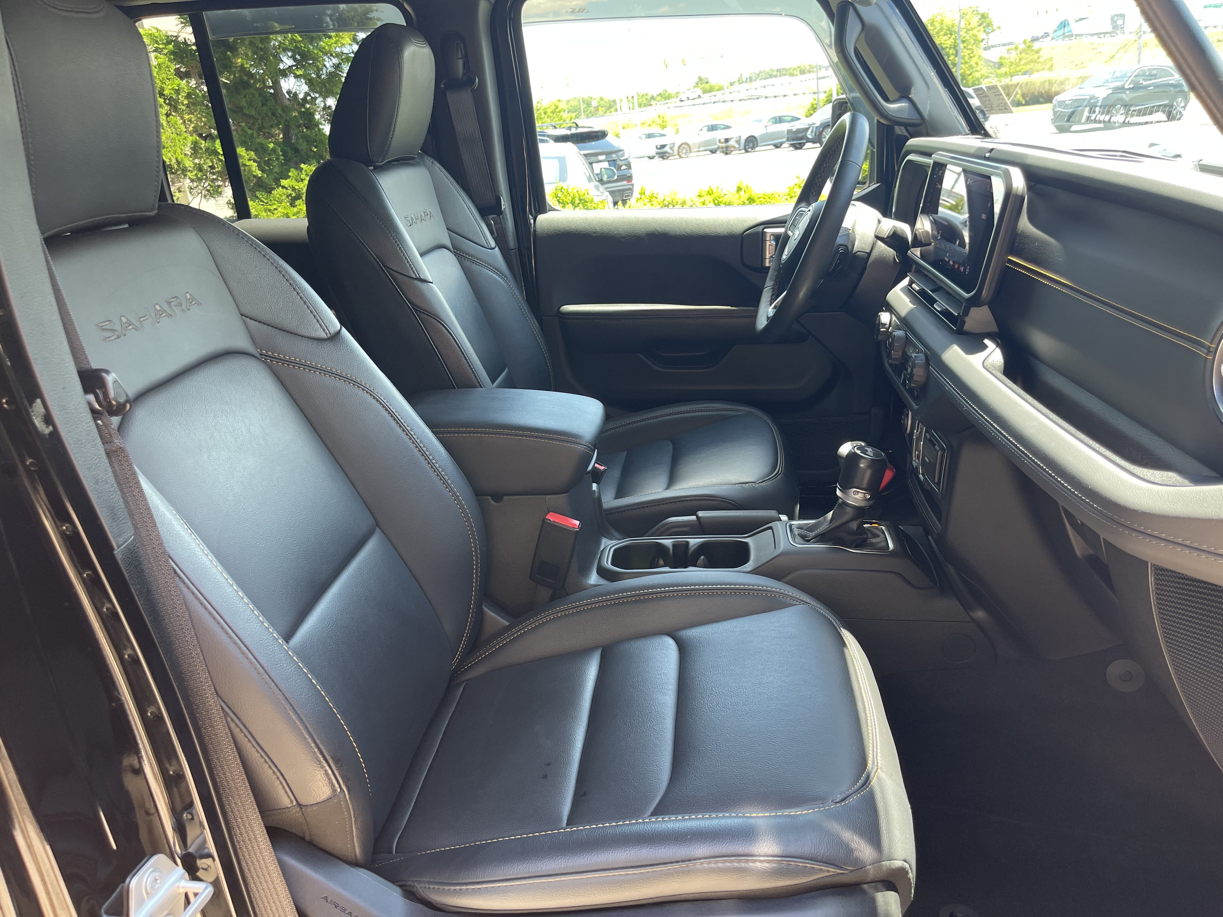 Used 2024 Jeep Wrangler Unlimited Sahara AWD/4WD image 20