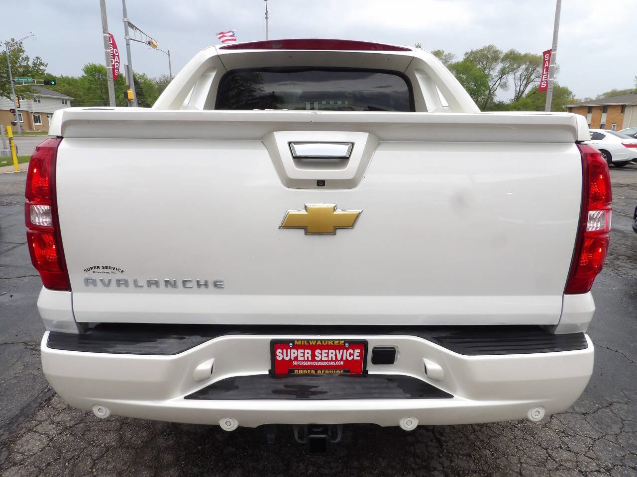 Used 2012 Chevrolet Avalanche LTZ AWD/4WD image 4